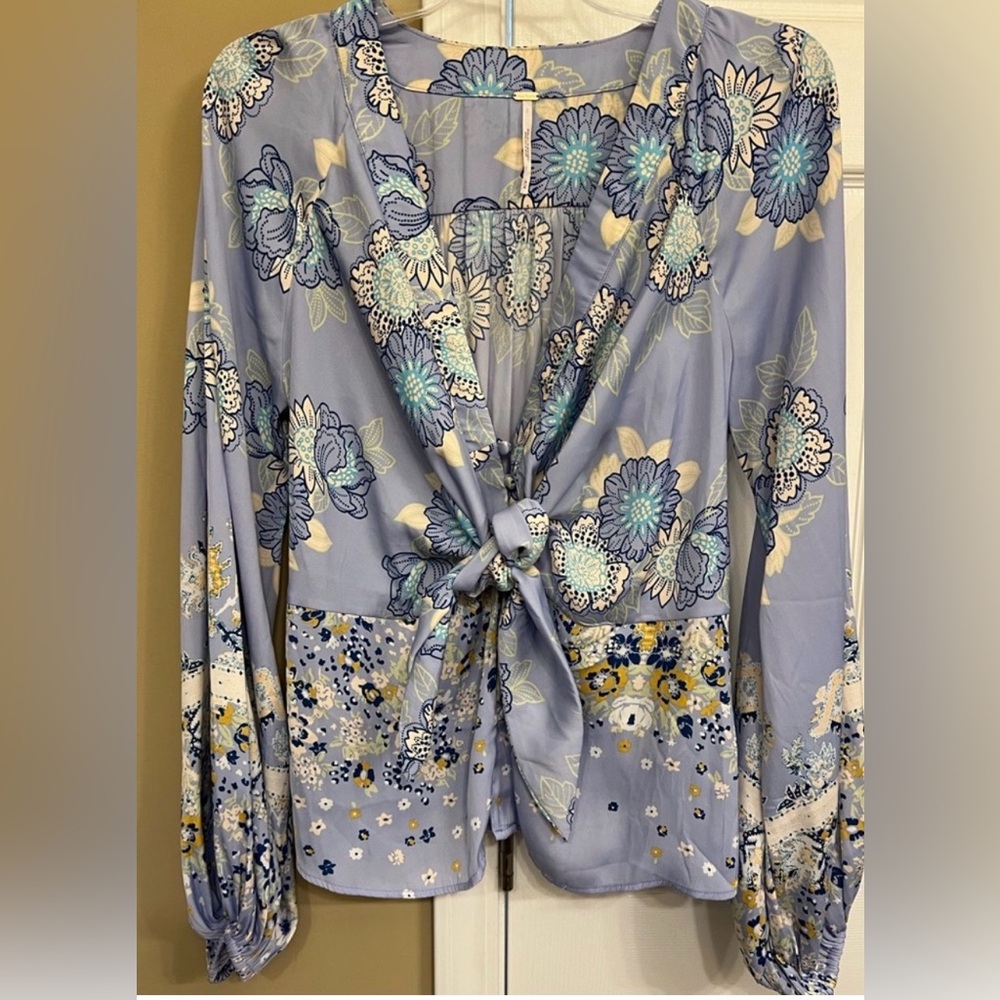Free People Run Free Tie-Front and Buttons blouse, long ballon sleeves, Large